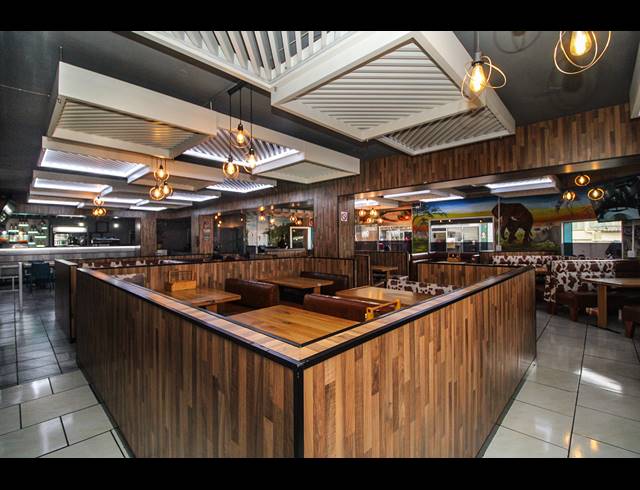 391M² BUSINESS FOR SALE IN UITENHAGE CENTRAL